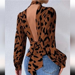 Allover Print Tie Backless Bishop Sleeve Crop Top